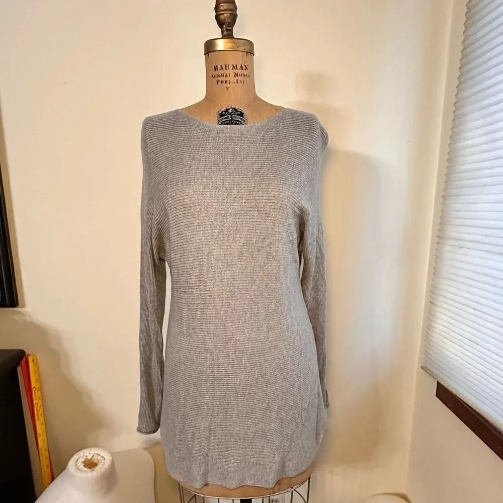 Joan Vass Gray Rayon blend tunic round neck sweater size medium